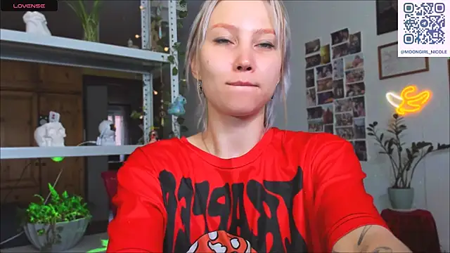 Snapshot of Nicole_matt chatting on 07.23.26 Nicole matt online show from 07.23.26