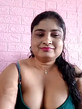 Snapshot of hornyriyanka chatting on 10.13.25 hornyriyanka online show from 10.13.25