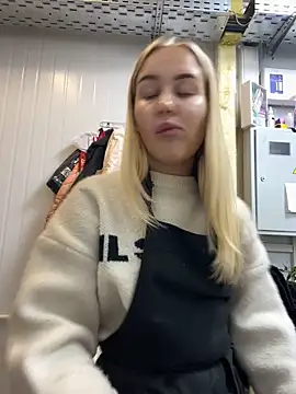 Snapshot of CandyVice chatting on 10.09.25 CandyVice online show from 10.09.25