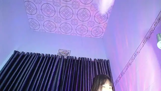 Snapshot of Grass_99 chatting on 11.03.25 Grass 99 online show from 11.03.25