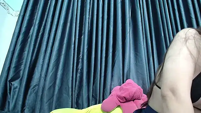 Snapshot of Grass_99 chatting on 12.19.25 Grass 99 online show from 12.19.25