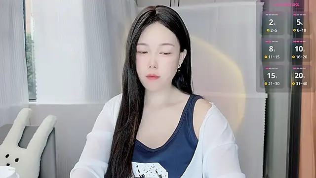 Snapshot of Bella_Ava chatting on 11.13.25 Bella Ava online show from 11.13.25