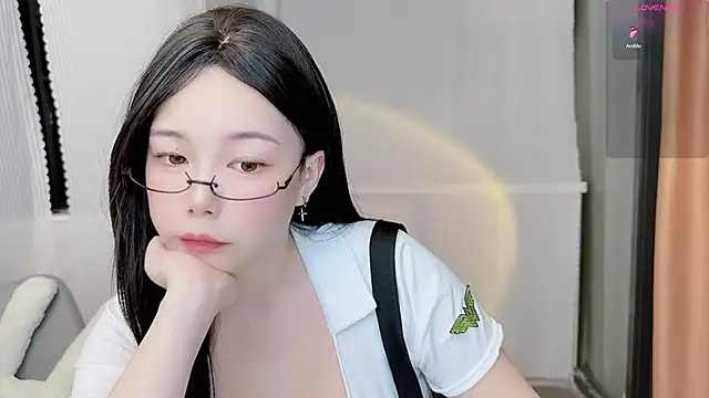 Snapshot of Bella_Ava chatting on 12.02.25 Bella Ava online show from 12.02.25