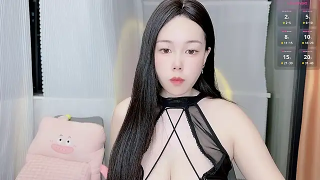 Snapshot of Bella_Ava chatting on 12.20.25 Bella Ava online show from 12.20.25