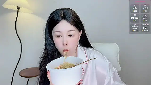 Snapshot of Bella_Ava chatting on 02.19.26 Bella Ava online show from 02.19.26