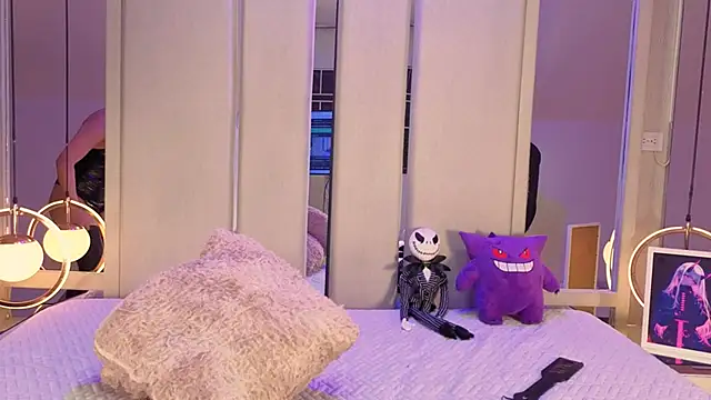 VesperVelvet online show from 10.16.25