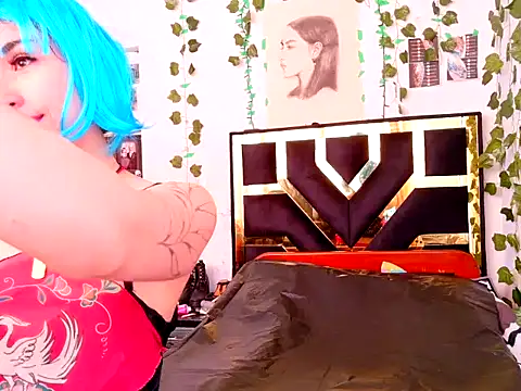 lucywhite13 online show from 10.25.25