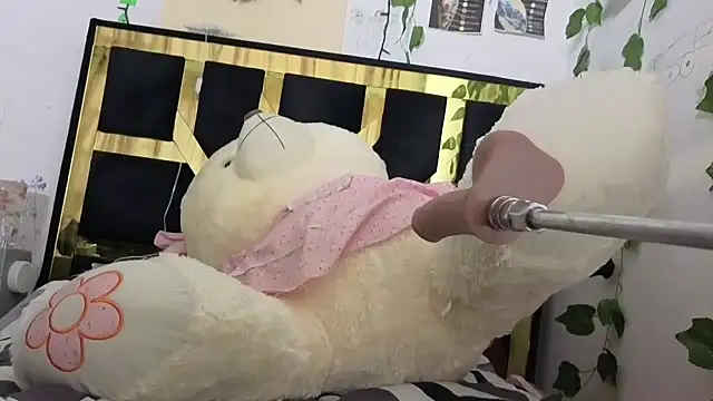 lucywhite13 online show from 01.14.26