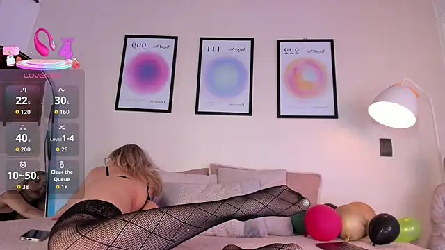 Snapshot of AriaMuse chatting on 02.12.26 AriaMuse online show from 02.12.26