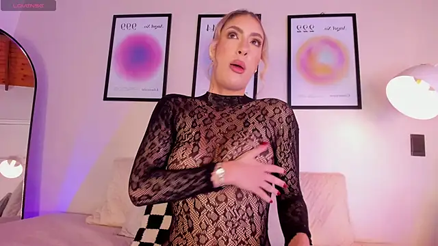 Snapshot of AriaMuse chatting on 02.25.26 AriaMuse online show from 02.25.26