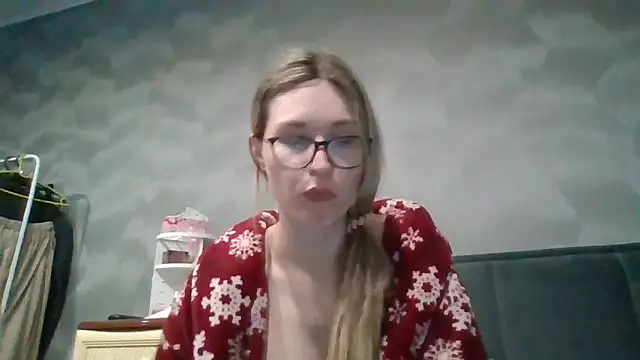 Snapshot of Jugira chatting on 02.04.26 Jugira online show from 02.04.26