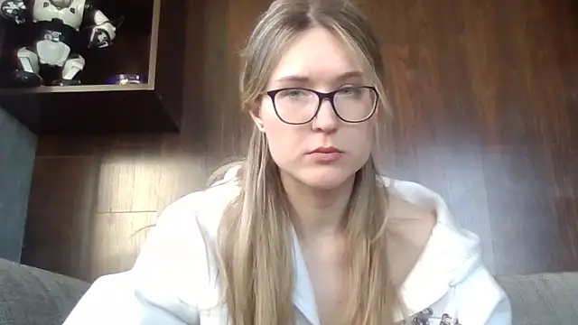 Snapshot of Jugira chatting on 02.28.26 Jugira online show from 02.28.26