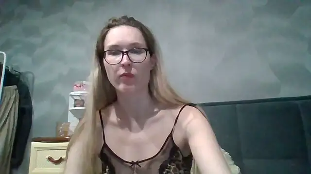 Snapshot of Jugira chatting on 03.09.26 Jugira online show from 03.09.26