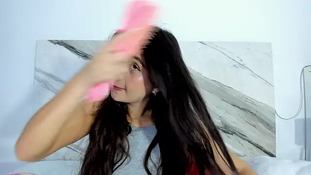 Snapshot of thamiina_ chatting on 09.24.25 thamiina online show from 09.24.25