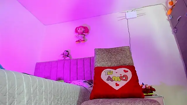 hot Dariana pantyhose online show from 07.04.26