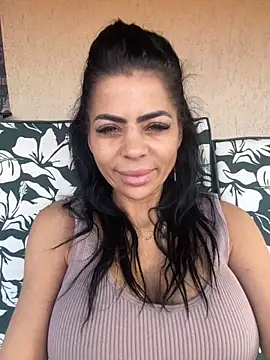 VanesaCharm online show from 10.17.25