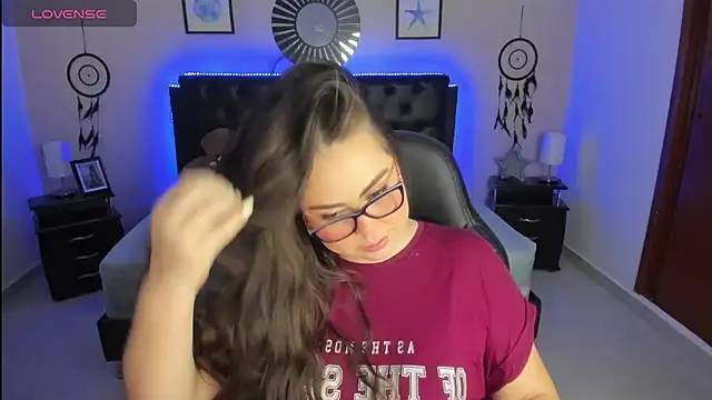 LolaVillalobos online show from 09.11.25