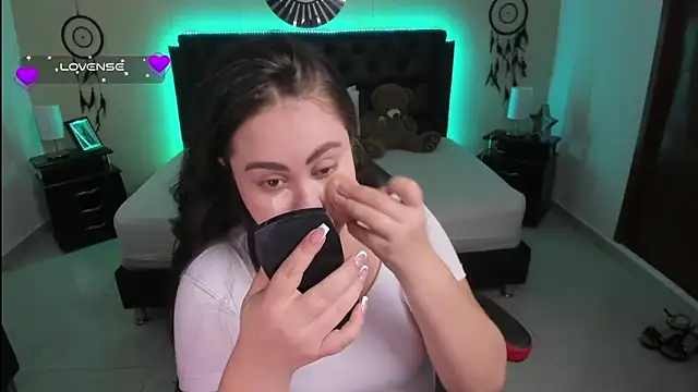 LolaVillalobos online show from 10.05.25