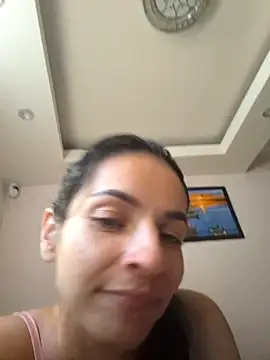 Snapshot of karol_rose chatting on 10.10.25 karol rose online show from 10.10.25