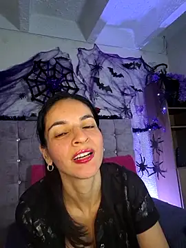 Snapshot of karol_rose chatting on 10.18.25 karol rose online show from 10.18.25