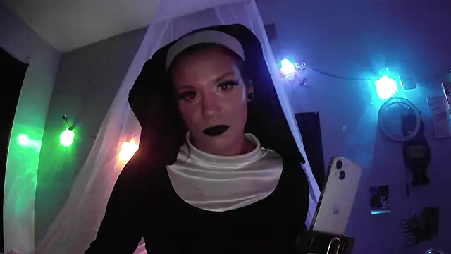 Snapshot of ovmilf chatting on 10.28.25 ovmilf online show from 10.28.25