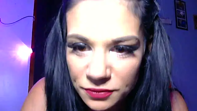 Snapshot of ovmilf chatting on 11.26.25 ovmilf online show from 11.26.25