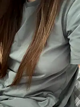 Snapshot of PhuongNhi21 chatting on 10.15.25 PhuongNhi21 online show from 10.15.25