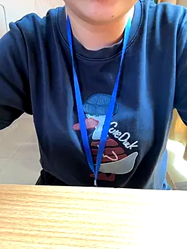 Snapshot of PhuongNhi21 chatting on 10.18.25 PhuongNhi21 online show from 10.18.25