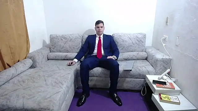 Snapshot of Victor_Maitland chatting on 05.17.26 Victor Maitland online show from 05.17.26