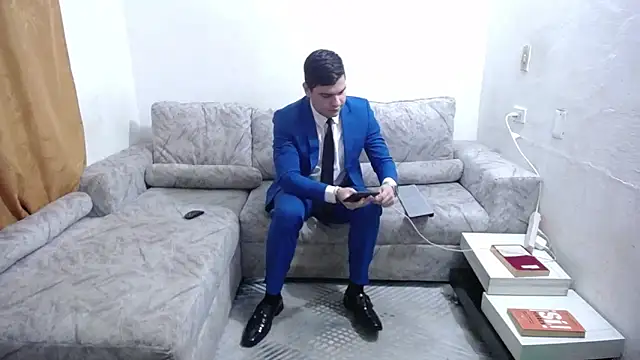 Snapshot of Victor_Maitland chatting on 06.18.26 Victor Maitland online show from 06.18.26