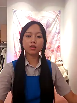 Snapshot of lirz06 chatting on 09.16.25 lirz06 online show from 09.16.25