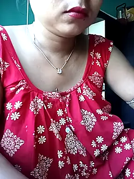Snapshot of Desi_couple305 chatting on 09.27.25 Desi couple305 online show from 09.27.25