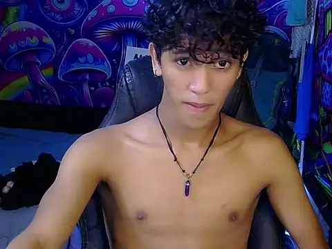 Snapshot of kenbigcockxx chatting on 06.12.26 kenbigcockxx online show from 06.12.26