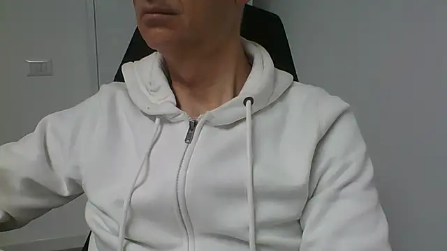 Snapshot of Sensor2000 chatting on 02.04.26 Sensor2000 online show from 02.04.26