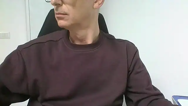 Snapshot of Sensor2000 chatting on 03.02.26 Sensor2000 online show from 03.02.26