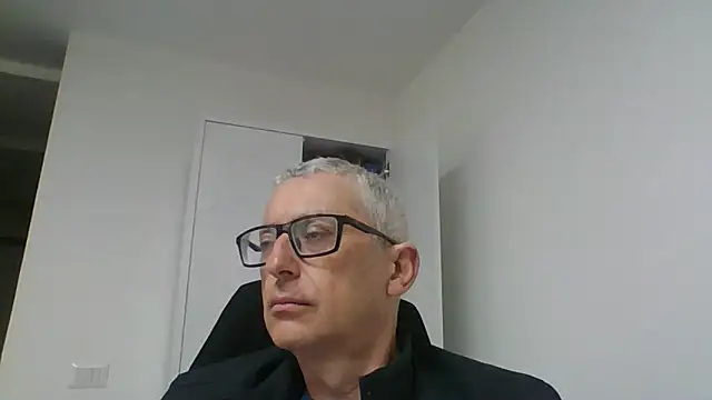 Snapshot of Sensor2000 chatting on 03.03.26 Sensor2000 online show from 03.03.26