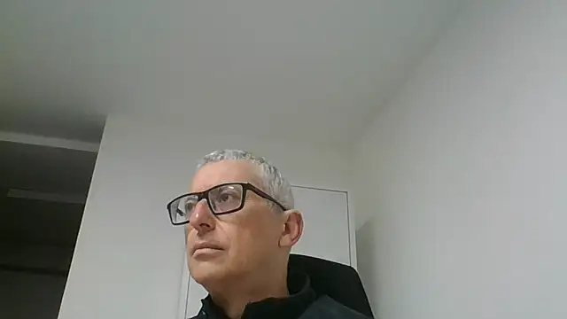 Snapshot of Sensor2000 chatting on 03.06.26 Sensor2000 online show from 03.06.26