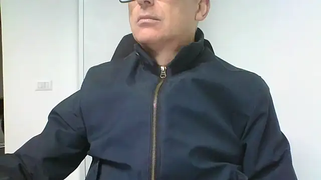 Snapshot of Sensor2000 chatting on 03.11.26 Sensor2000 online show from 03.11.26