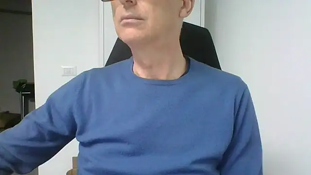 Snapshot of Sensor2000 chatting on 03.13.26 Sensor2000 online show from 03.13.26