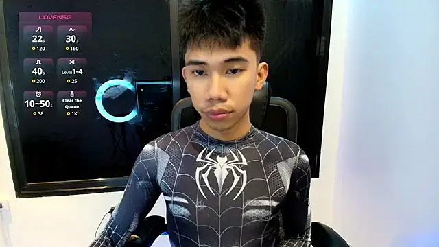 Snapshot of Ur_pinoyhotbrix chatting on 10.31.25 Ur pinoyhotbrix online show from 10.31.25