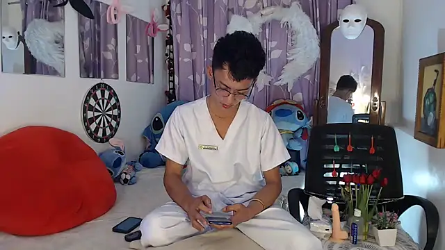 good boy in bed online show from 09.29.25