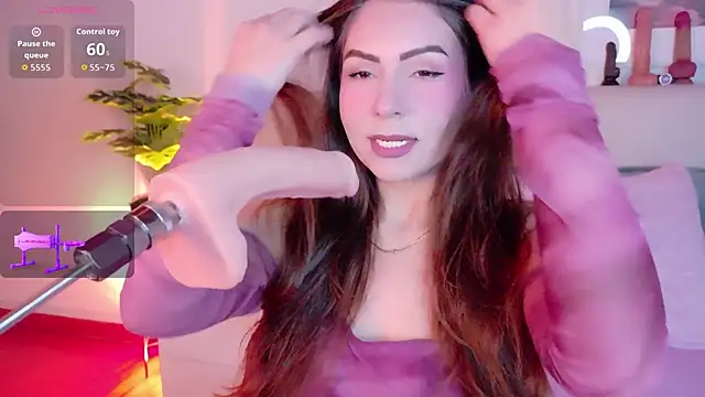 Snapshot of Heraa_Piett chatting on 11.17.25 Heraa Piett online show from 11.17.25