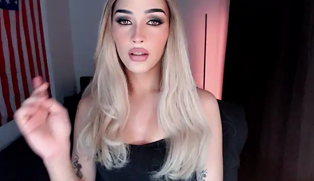 Snapshot of Alicegreenexx chatting on 11.08.25 Alicegreenexx online show from 11.08.25