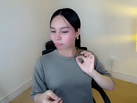 holly tabby online show from 02.01.26