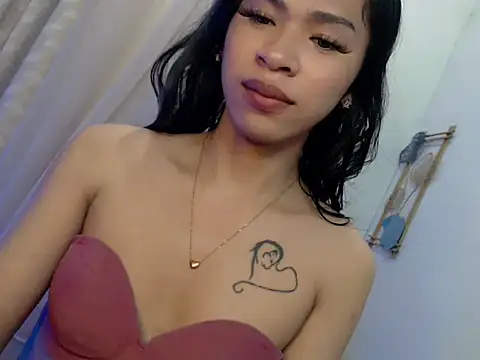 Snapshot of Annaloula chatting on 03.28.26 Annaloula online show from 03.28.26