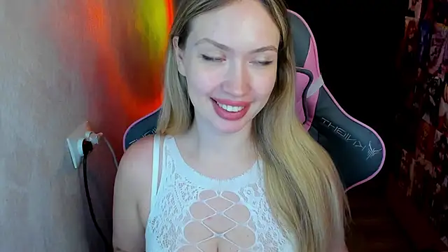 Snapshot of NicoleRiccii chatting on 12.17.25 NicoleRiccii online show from 12.17.25