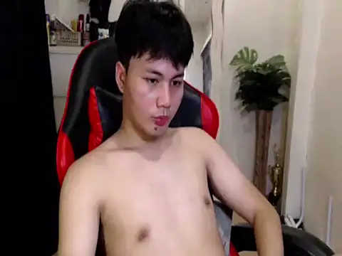Snapshot of urasiantwink69 chatting on 04.12.26 urasiantwink69 online show from 04.12.26