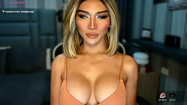 Huntress xxx online show from 02.04.26