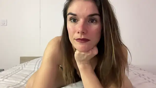 Snapshot of Caro663 chatting on 12.15.25 Caro663 online show from 12.15.25