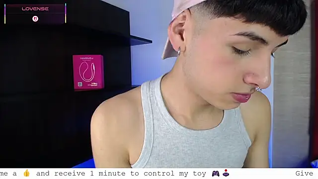 Ezra Storm online show from 10.05.25